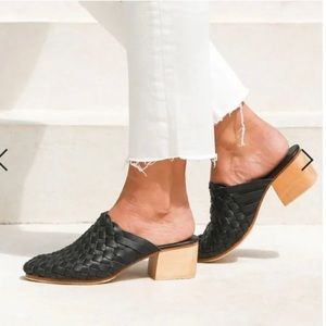 Liberty black leather woven mules size 8 NWOT